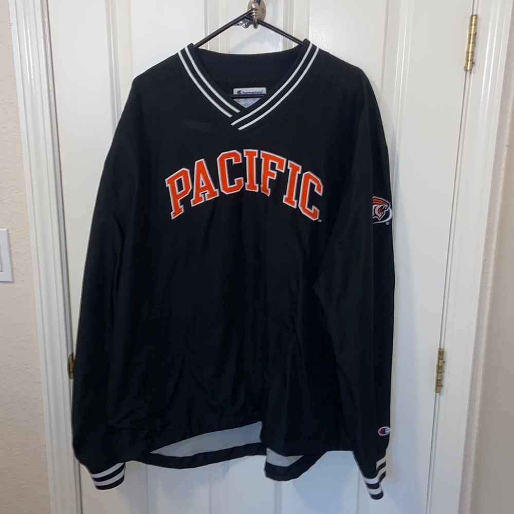 UOP Champion Pullover